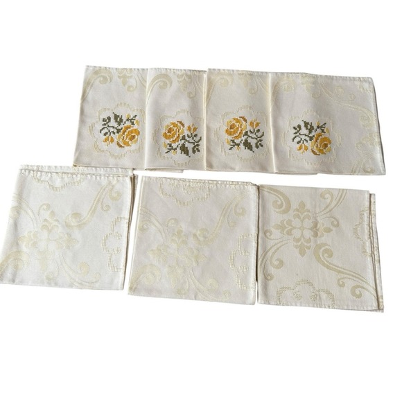 Vintage 7 Cloth Napkins Set‎ Yellow Flower Embroidery Applique Cottage Core - Picture 1 of 8